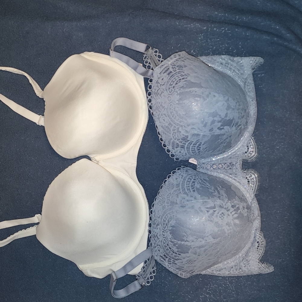 Bundle of 2 Victoria's Secret 38DD Bras